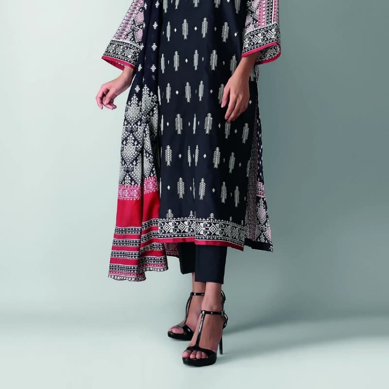 Fabrics 3 Piece Suit

Printed Embroidered Lawn |Top Bottom Dupatta

B21237a