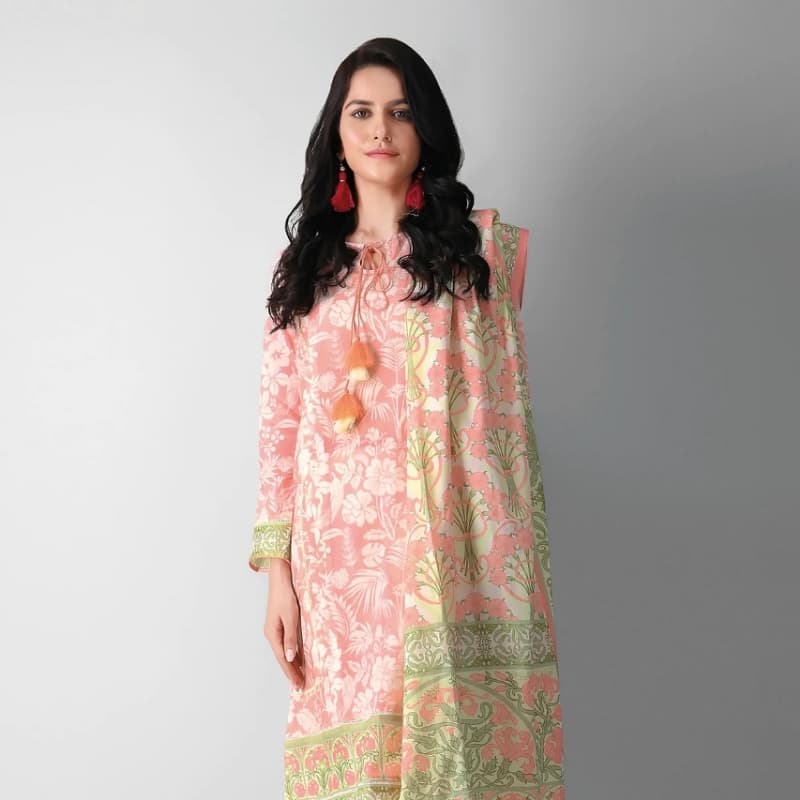 Fabrics 3 Piece Suit

Printed Lawn |Top Bottom Dupatta

A21331A