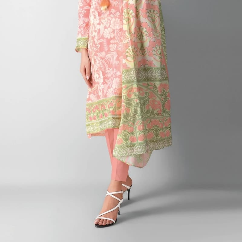 Fabrics 3 Piece Suit

Printed Lawn |Top Bottom Dupatta

A21331A