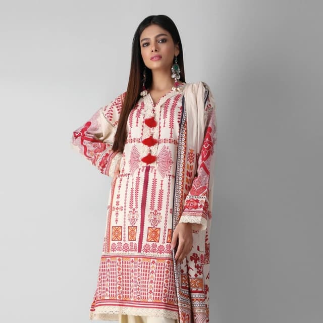 Fabrics 3 Piece Suit

Printed Lawn |Top Bottom Dupatta

A21343B
