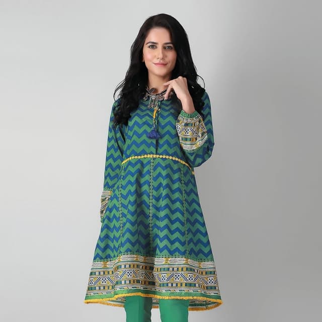 Fabrics 2 Piece

Printed Lawn |Top Bottom

J21342A