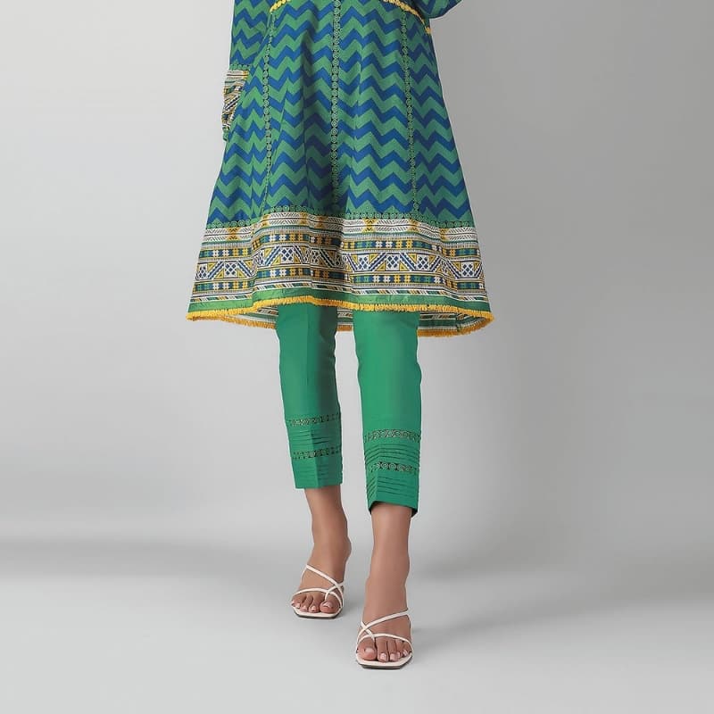 Fabrics 2 Piece

Printed Lawn |Top Bottom

J21342A