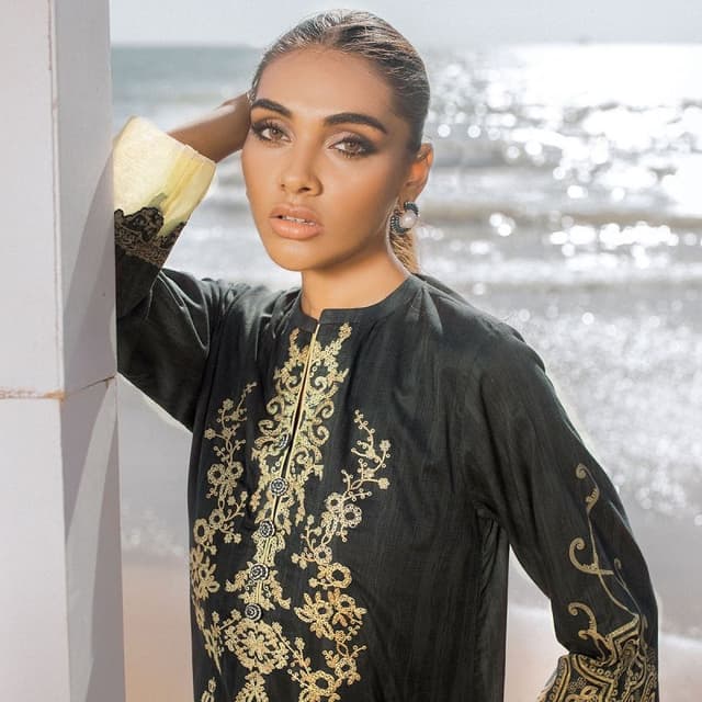 1 Pc Embroidered Lawn Shirt
      : SS-24.1-21-2-Grey